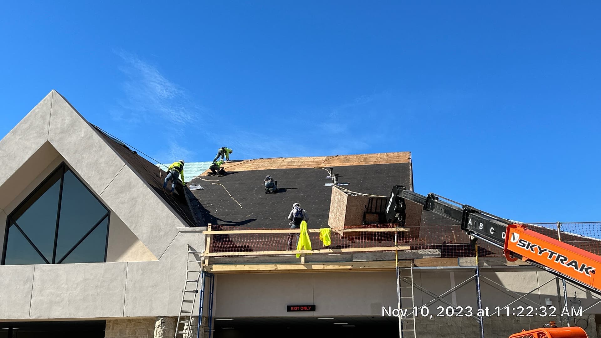 Gallery photos for Successful Roof Replacement for Fort Worth Business: Image #23
