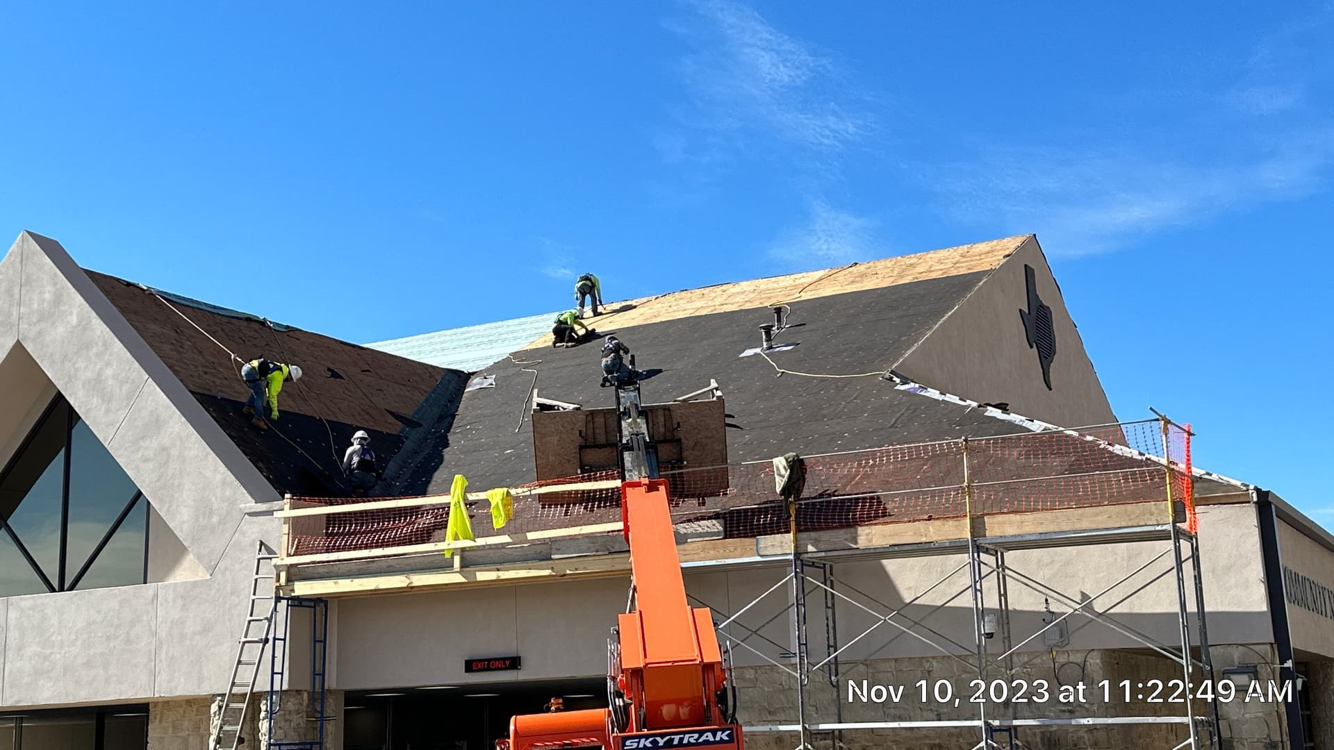 Gallery photos for Successful Roof Replacement for Fort Worth Business: Image #40